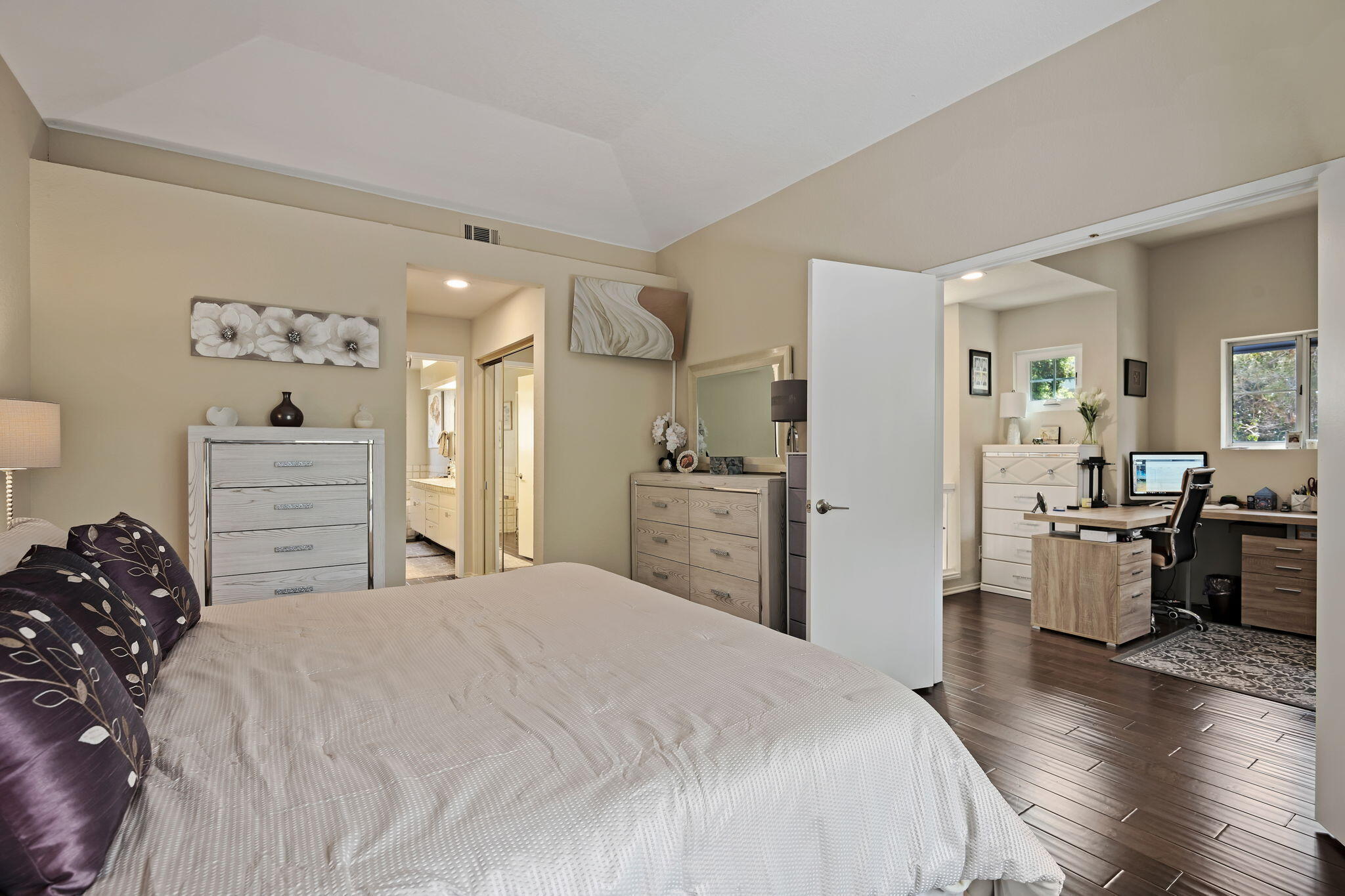 3708 Greggory Way, 1