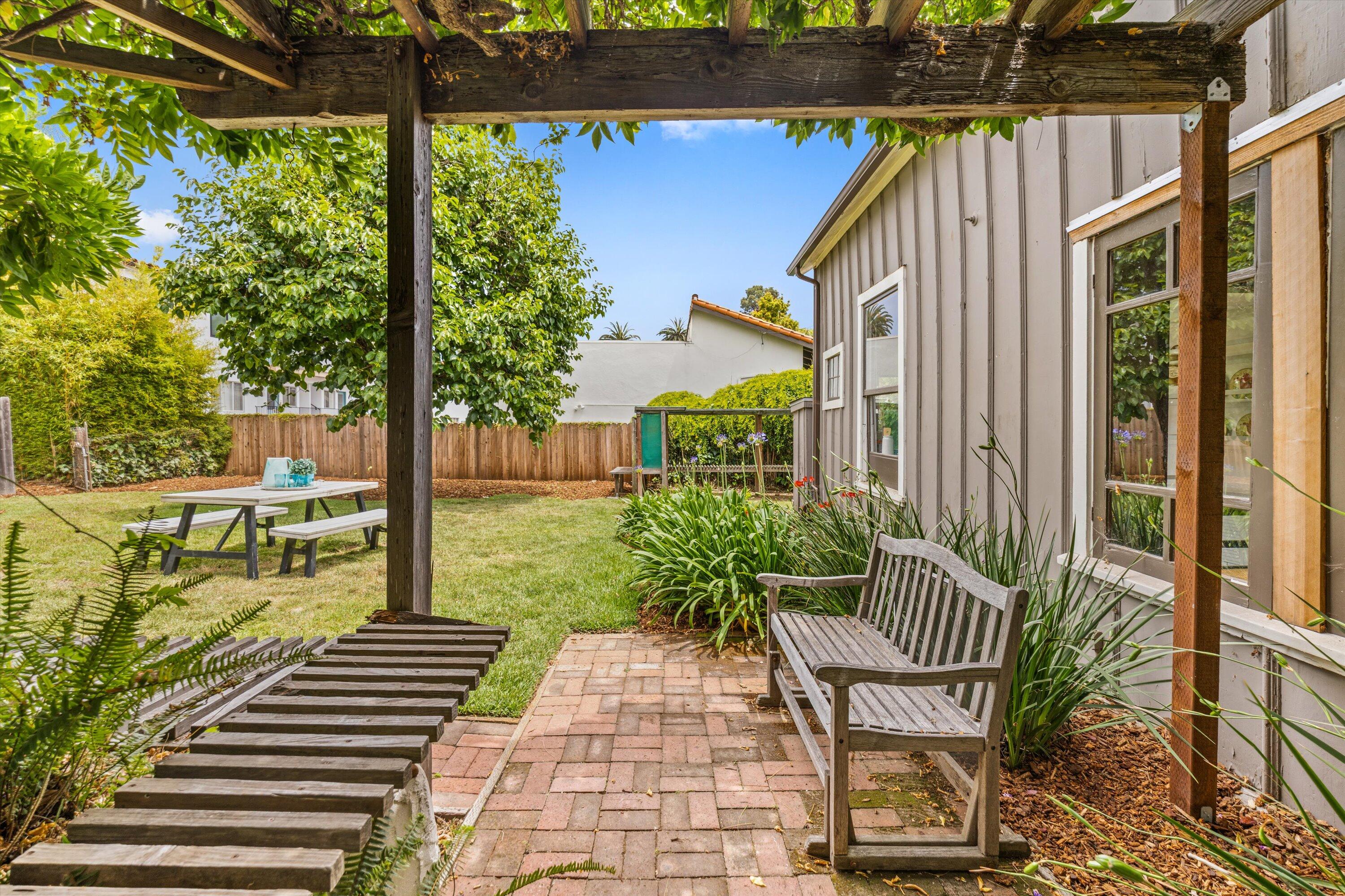 1515 Santa Barbara Street