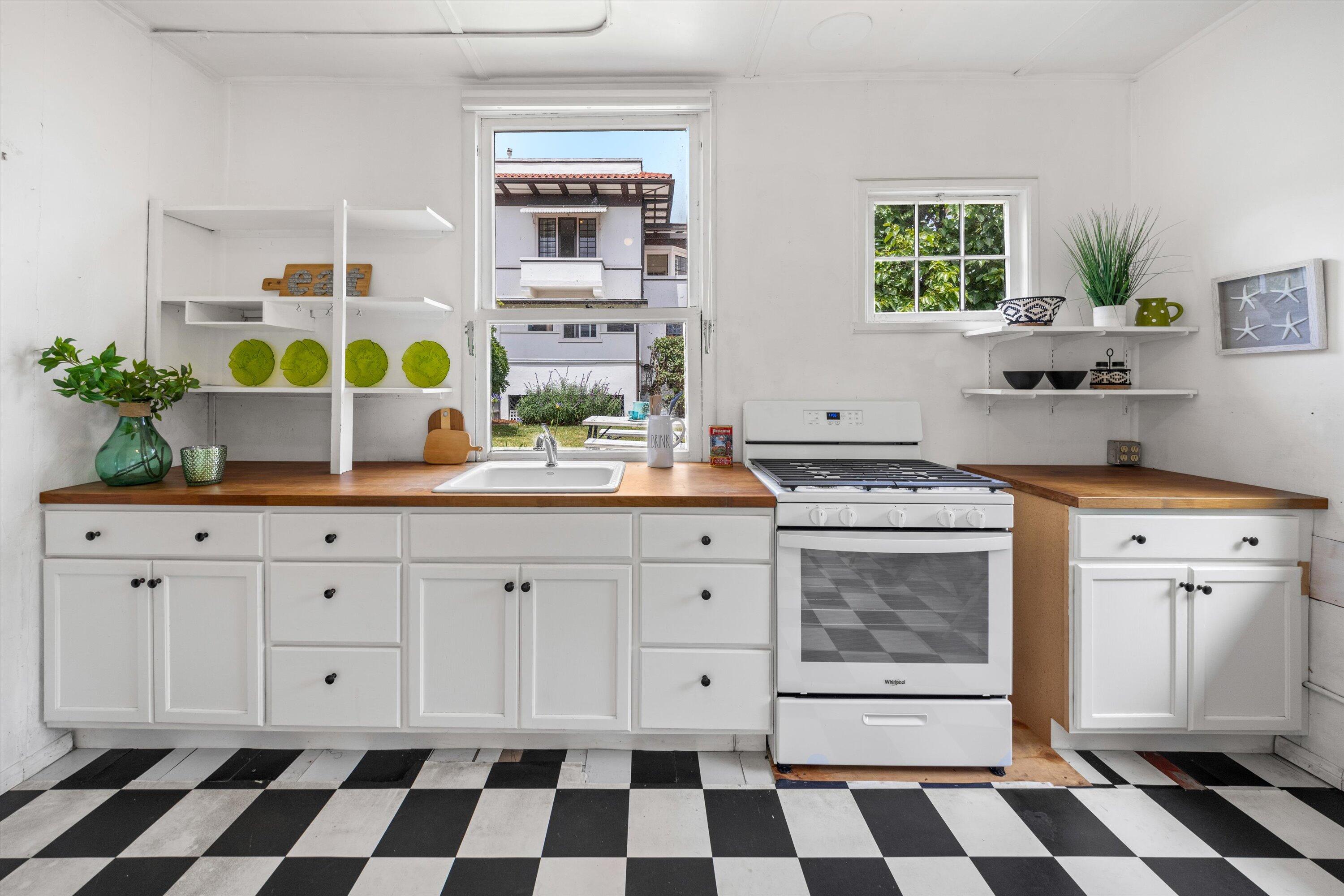 1515 Santa Barbara Street