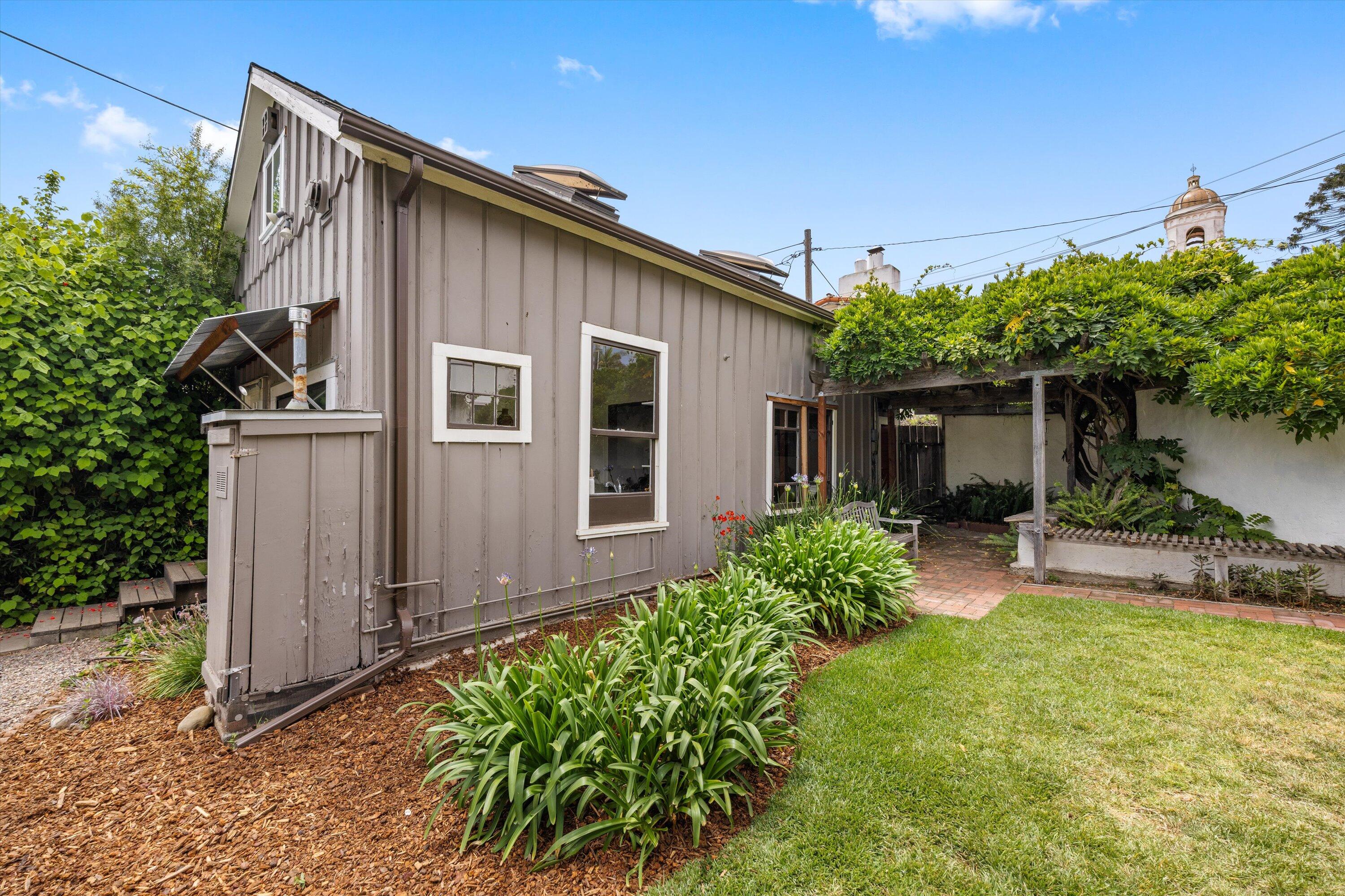 1515 Santa Barbara Street