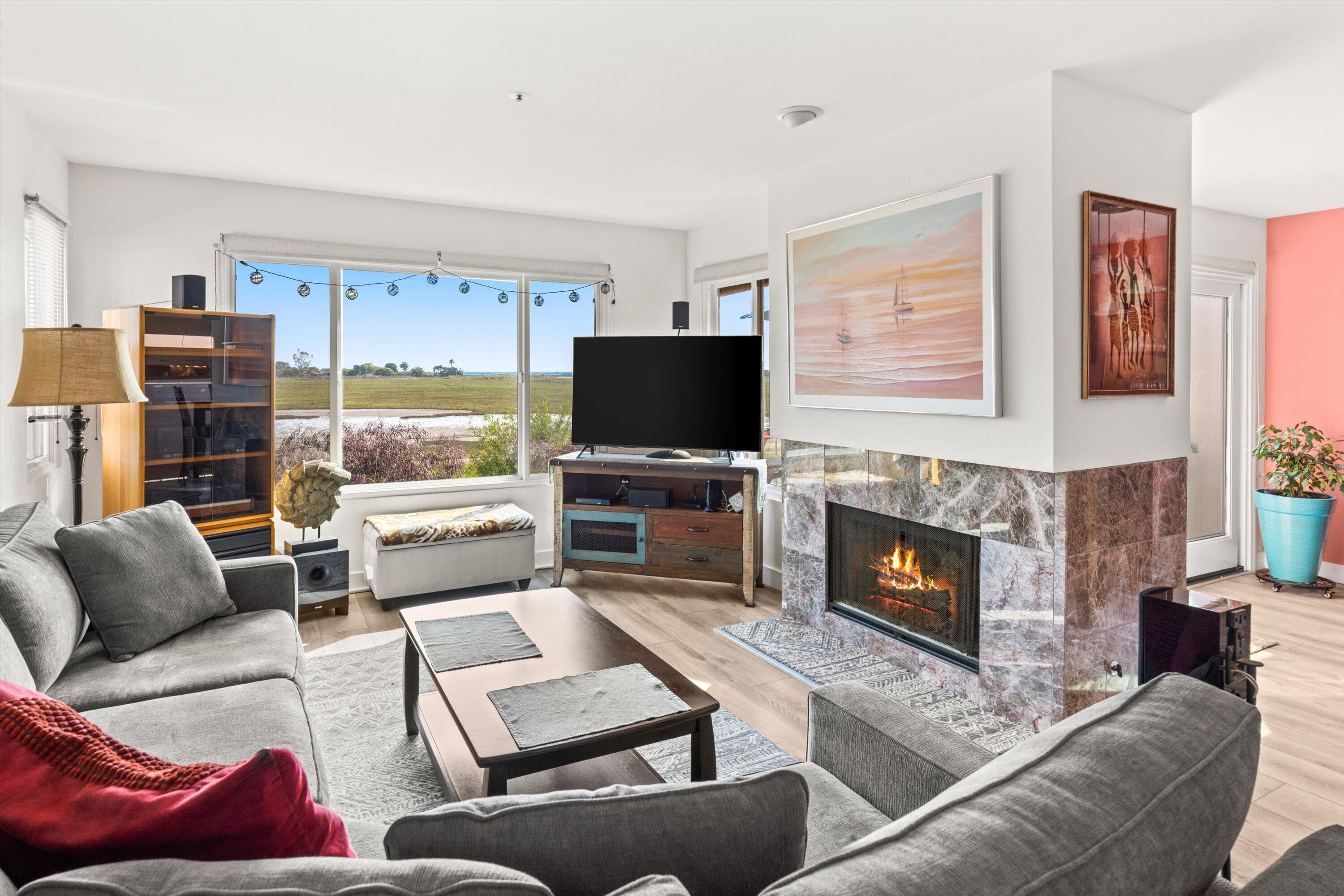 4297 Carpinteria Avenue Unit: 8