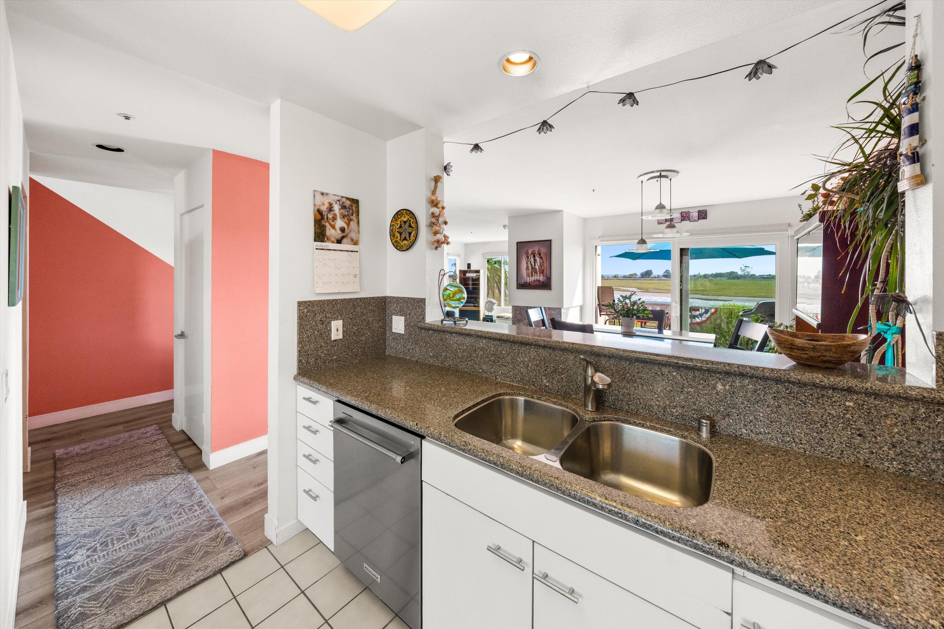 4297 Carpinteria Avenue Unit: 8