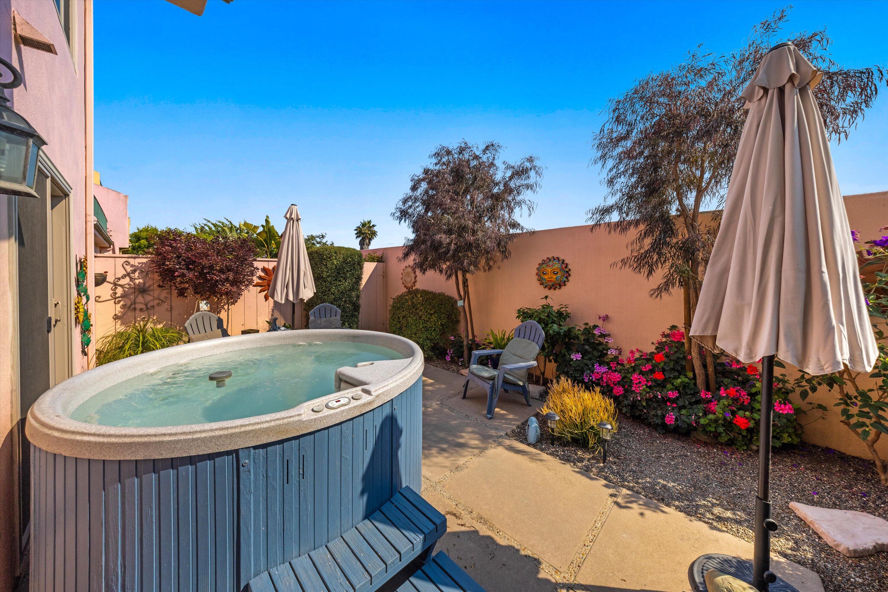 4297 Carpinteria Avenue Unit: 8