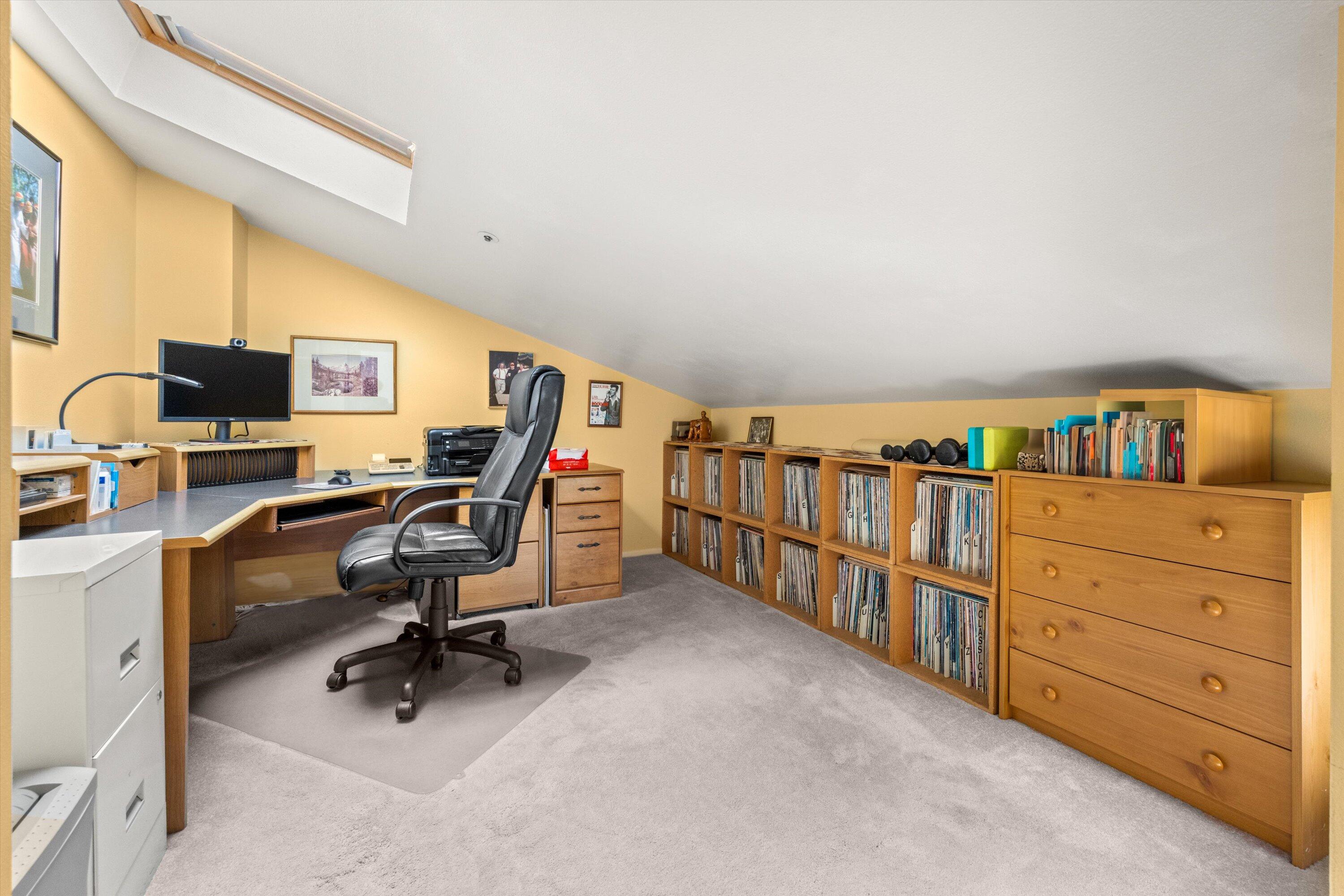 4297 Carpinteria Avenue Unit: 8