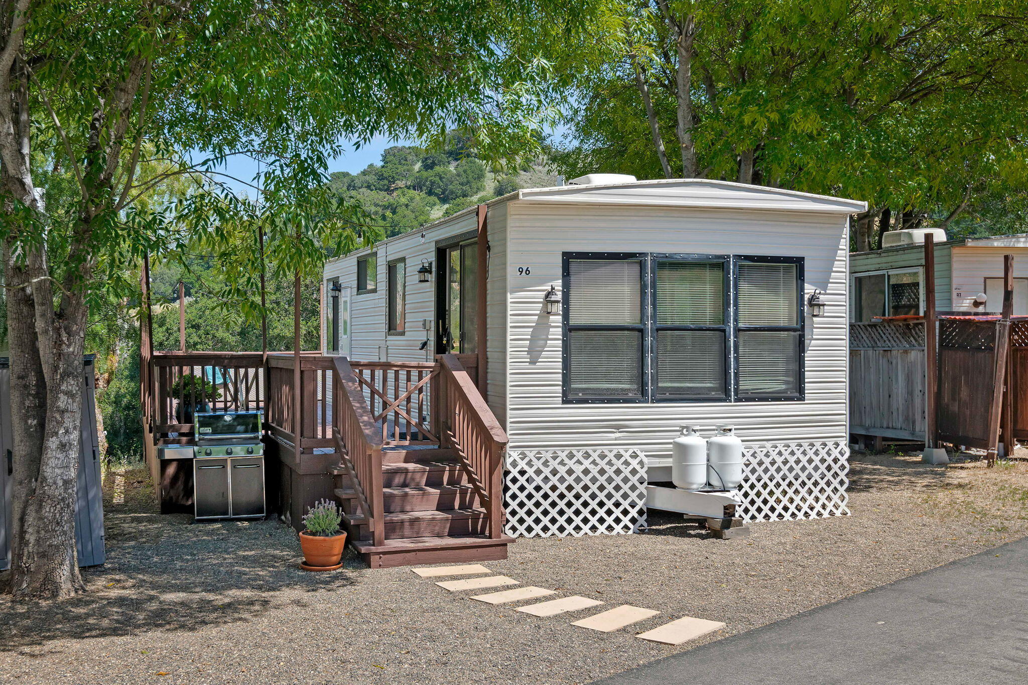 3750 Paradise Road 96