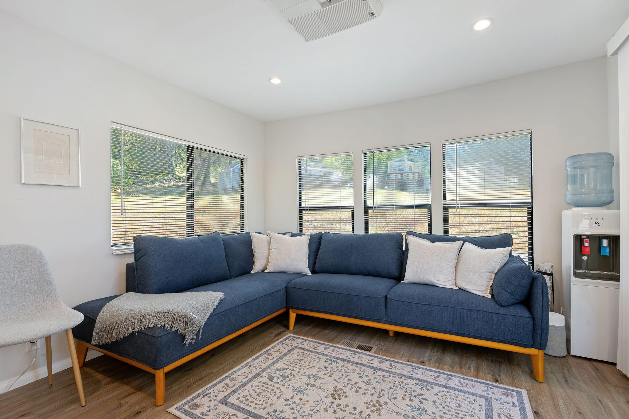 3750 Paradise Road 96