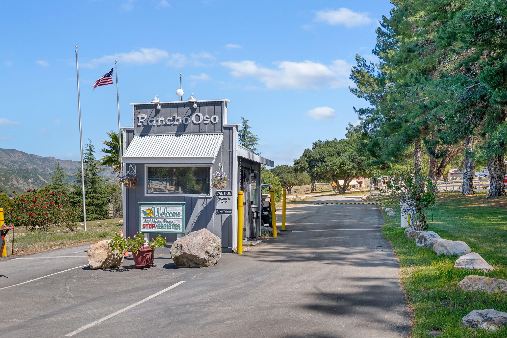 3750 Paradise Road 96