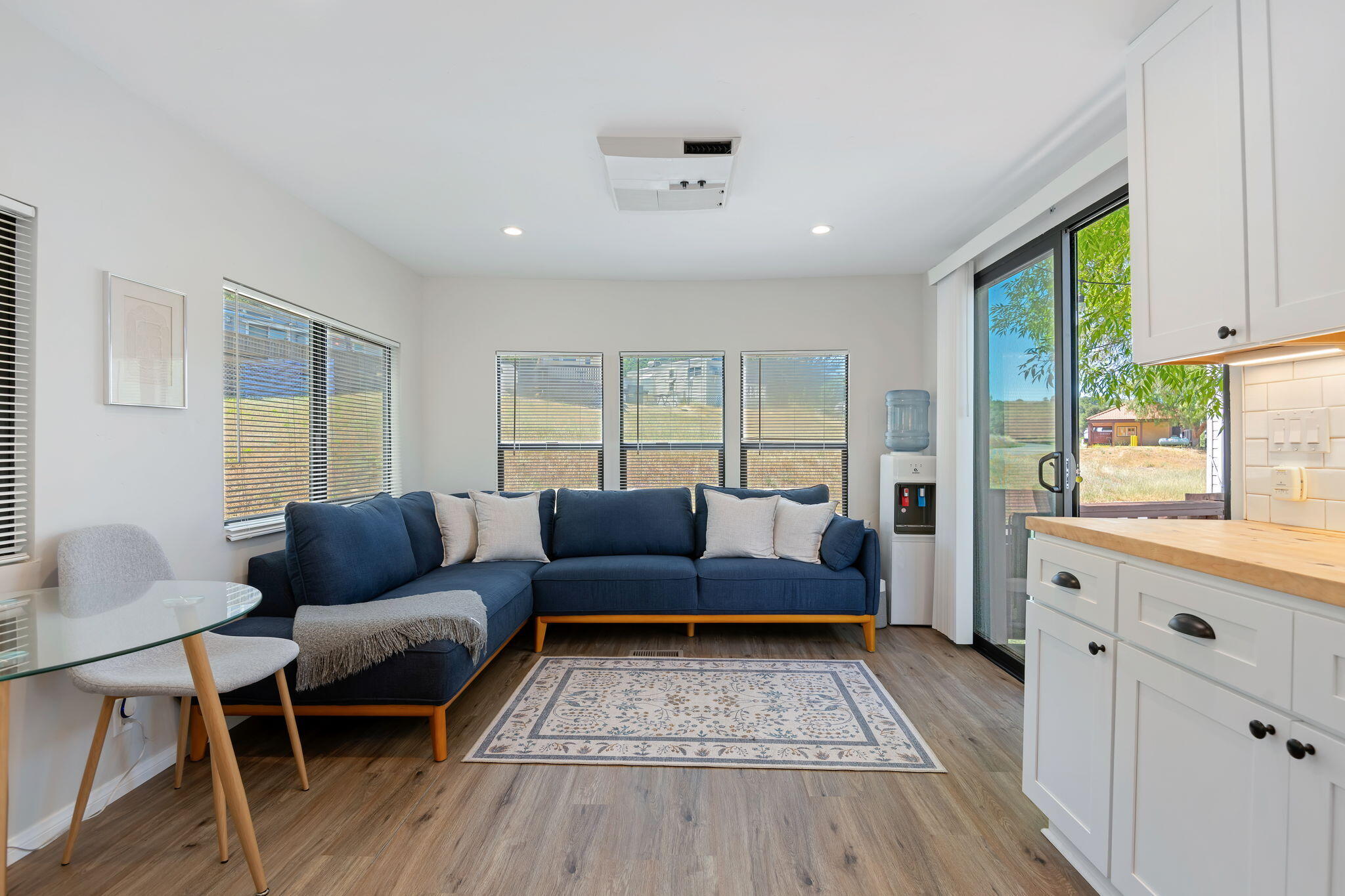 3750 Paradise Road 96