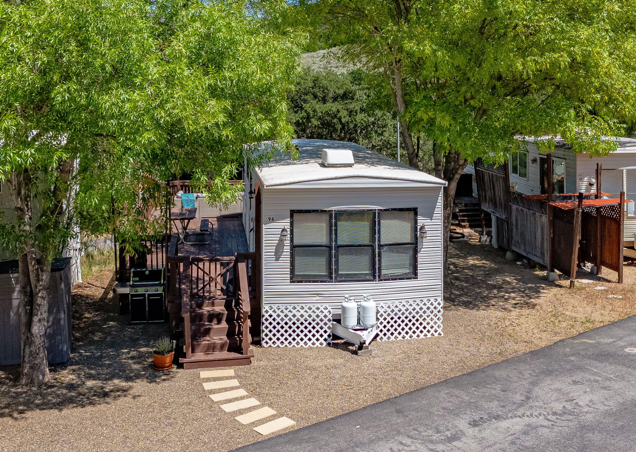 3750 Paradise Road 96