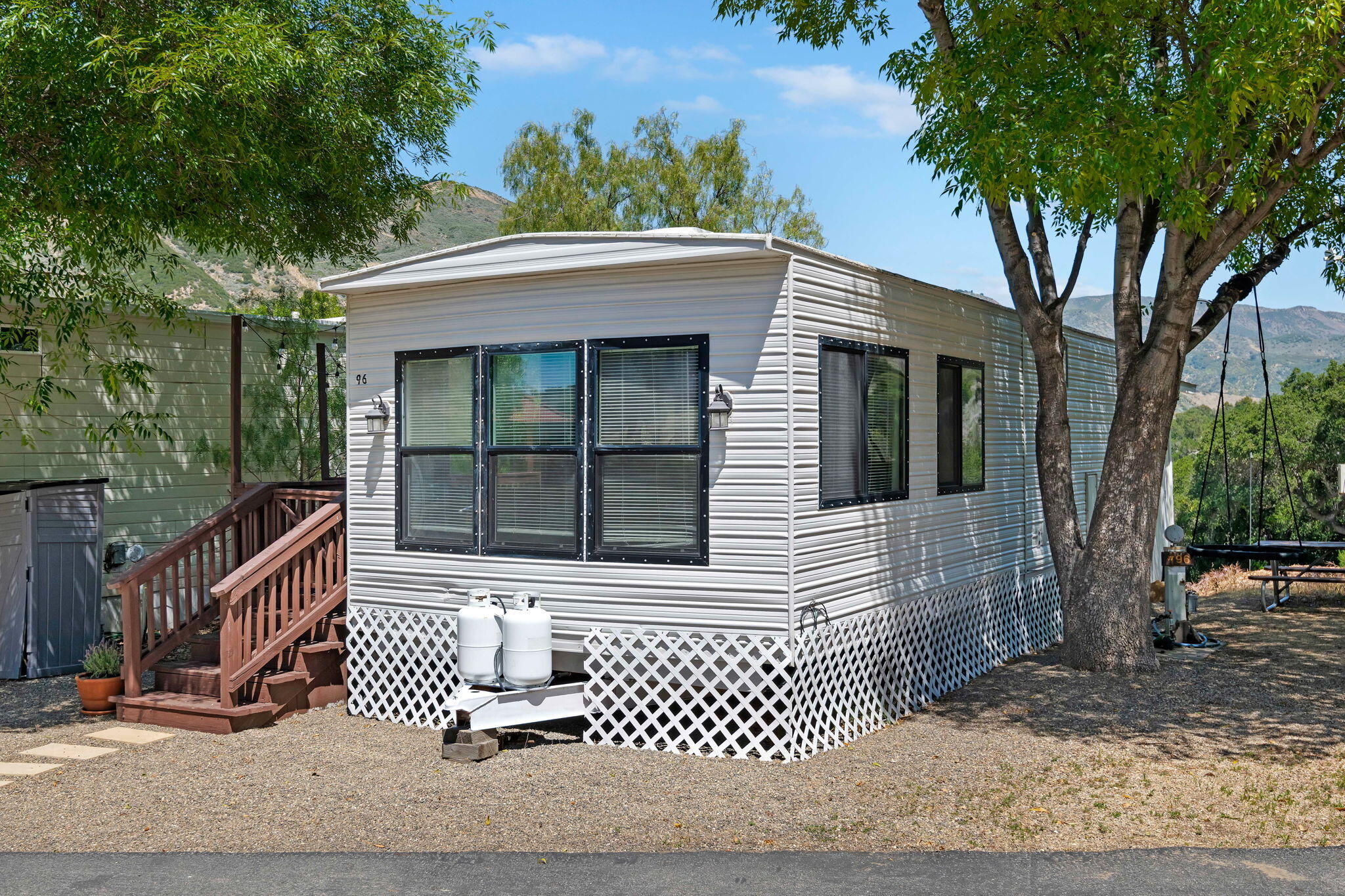 3750 Paradise Road 96