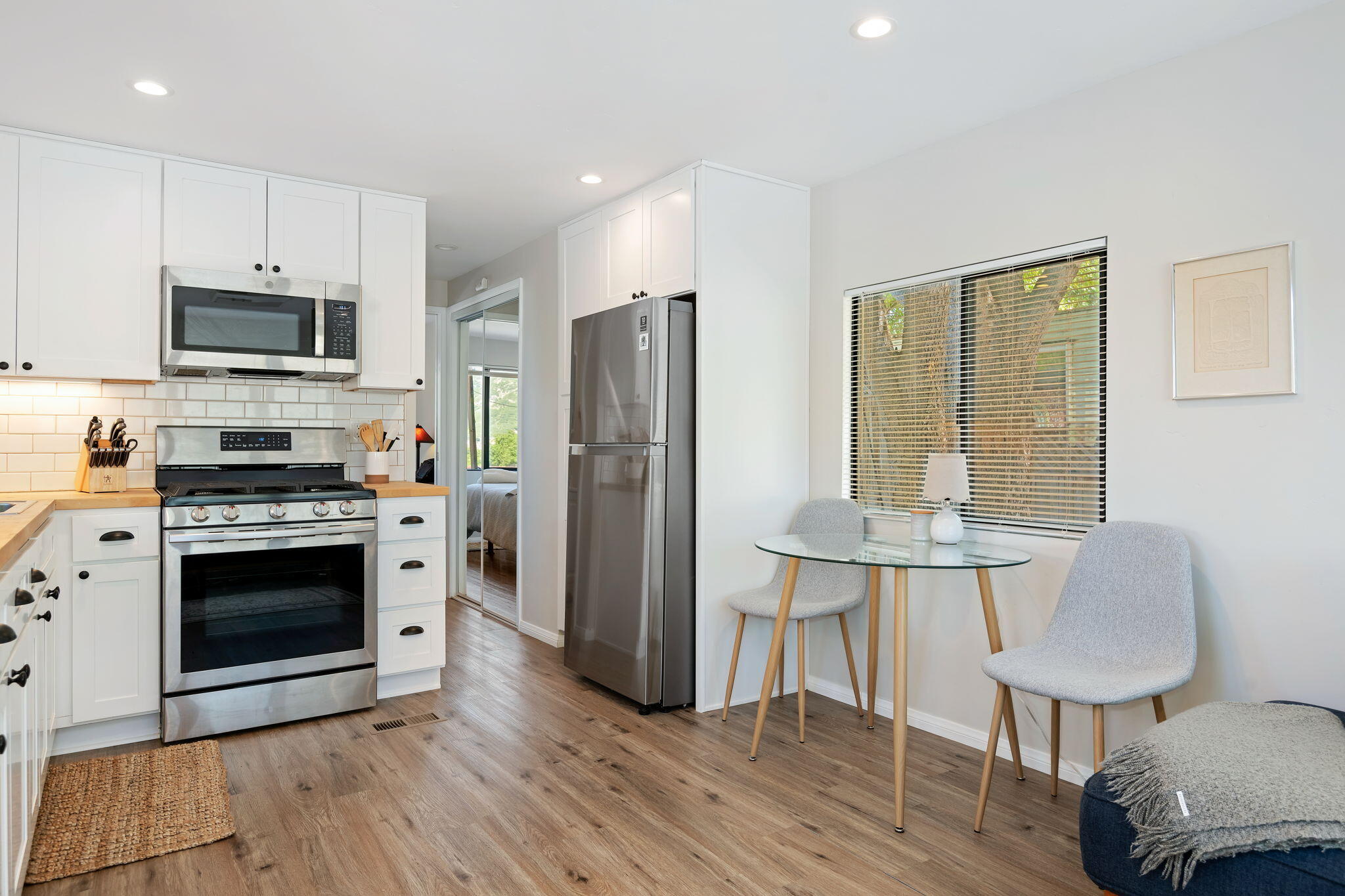 3750 Paradise Road 96