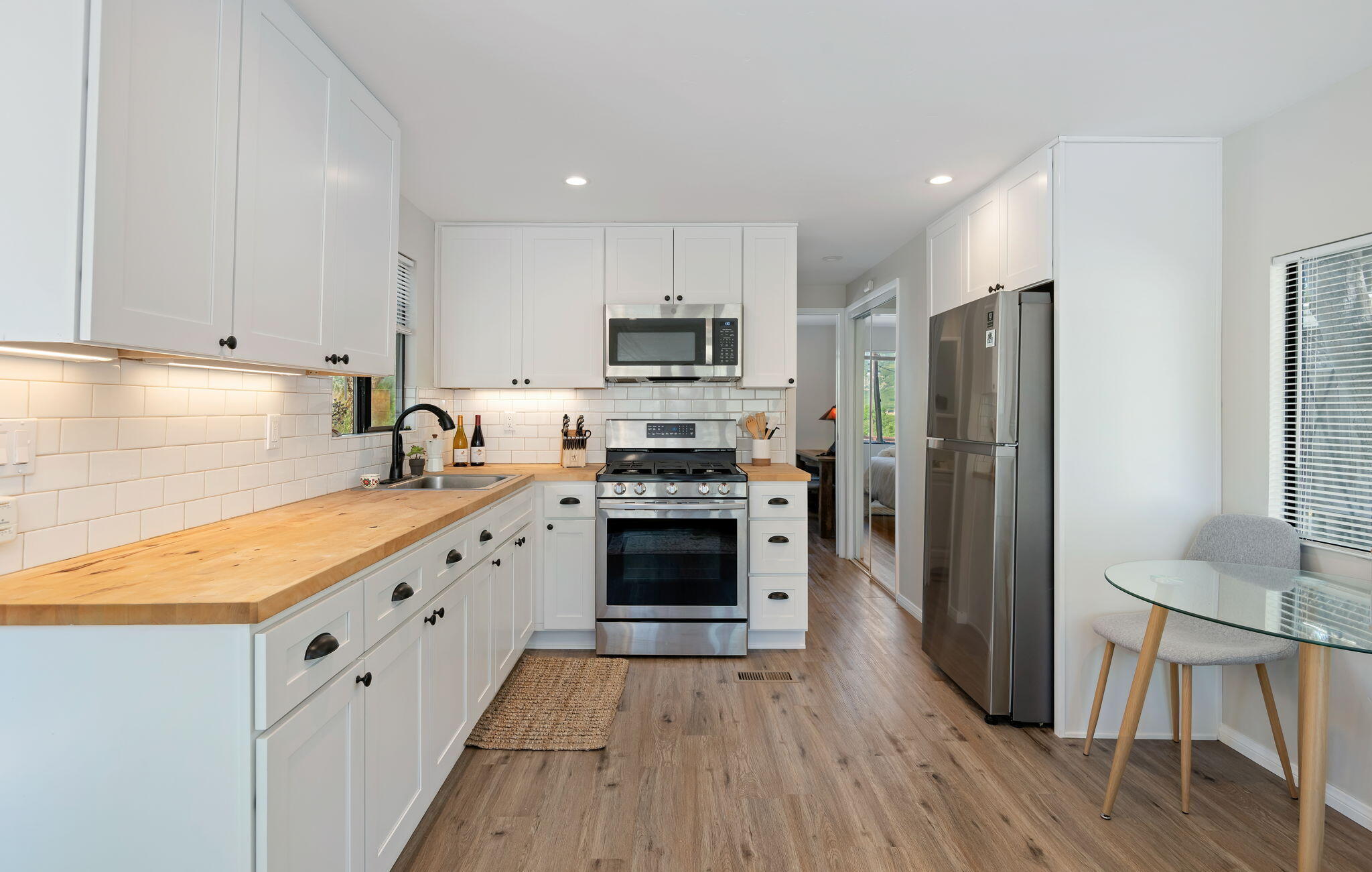 3750 Paradise Road 96