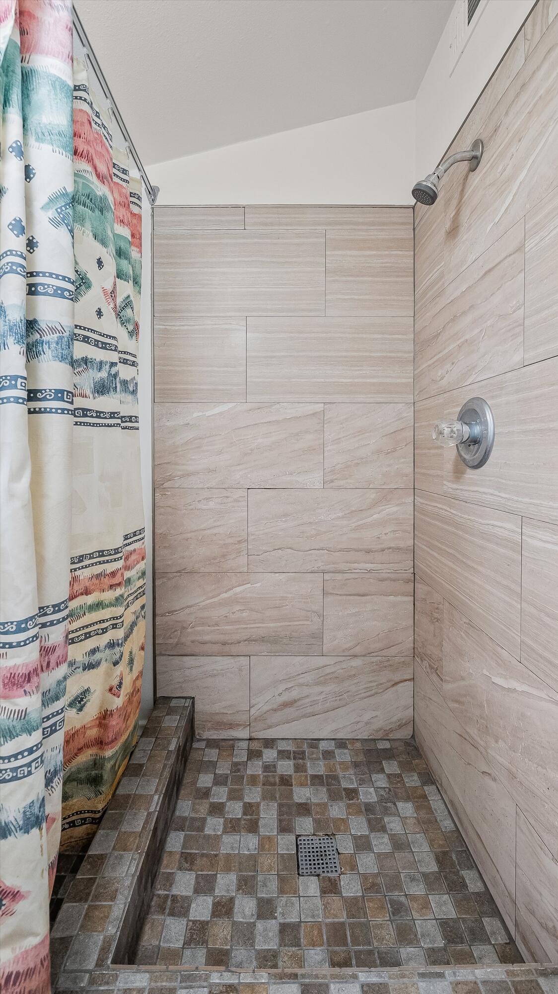 7039 Del Norte Drive