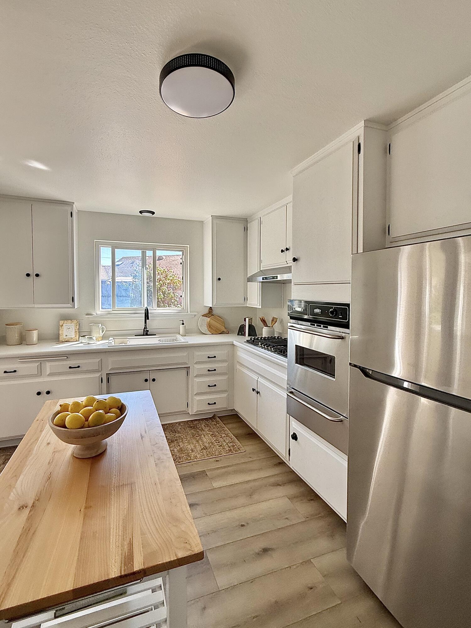 5082 Ella Lane