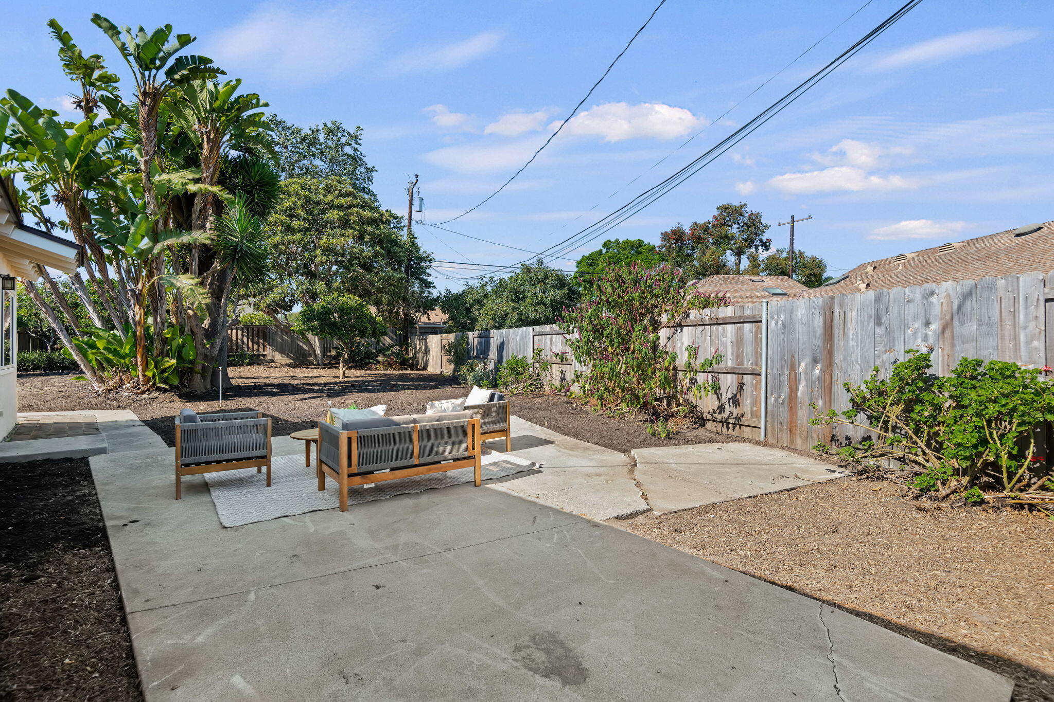 5082 Ella Lane