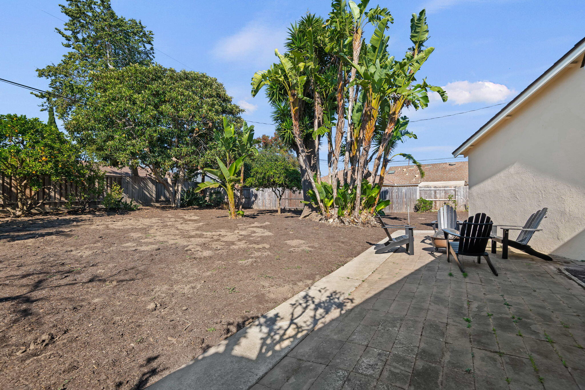 5082 Ella Lane
