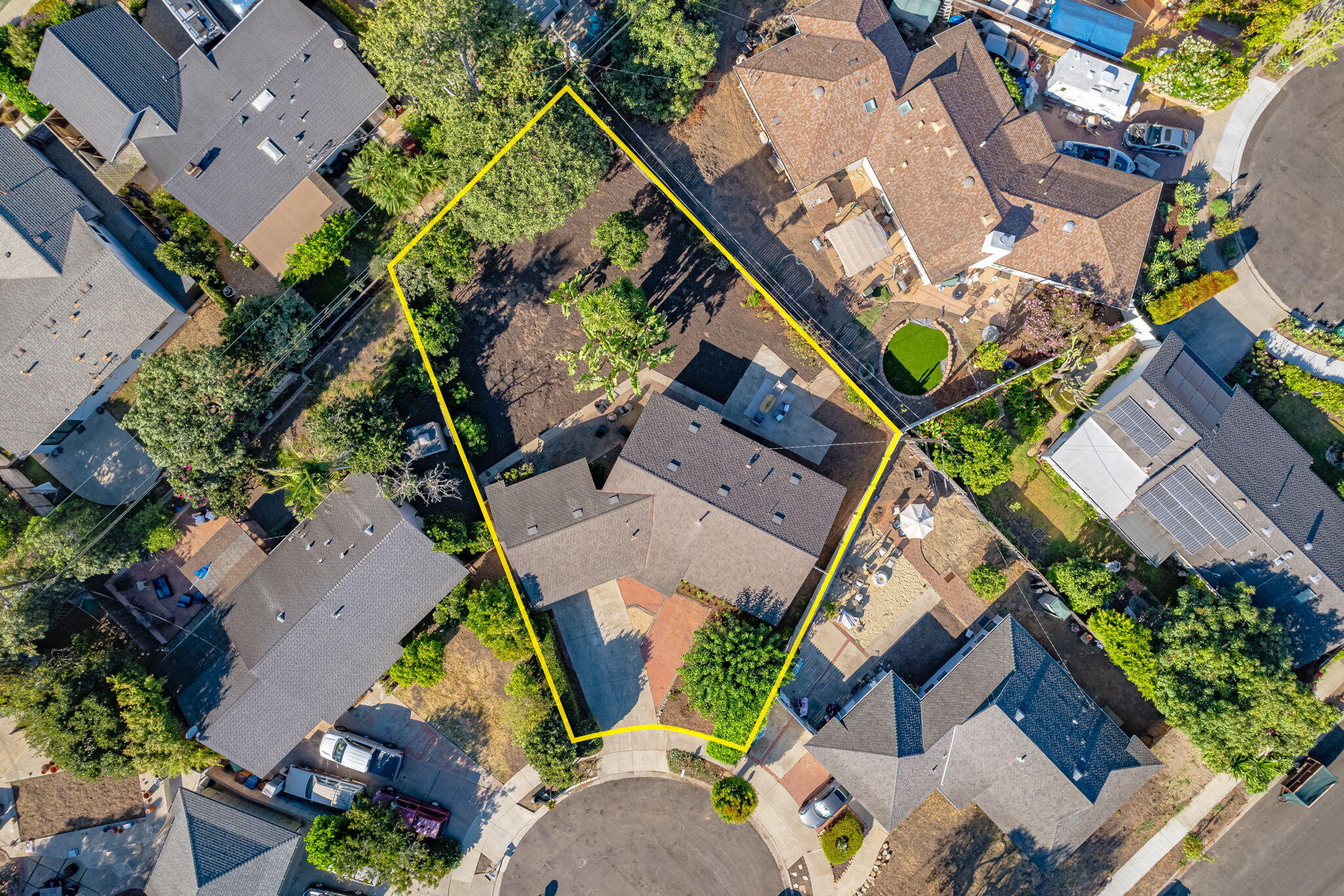 5082 Ella Lane