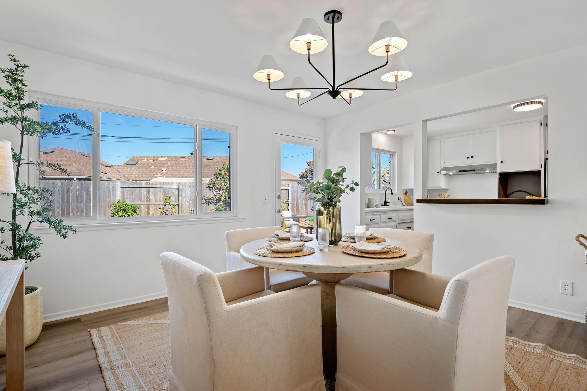5082 Ella Lane