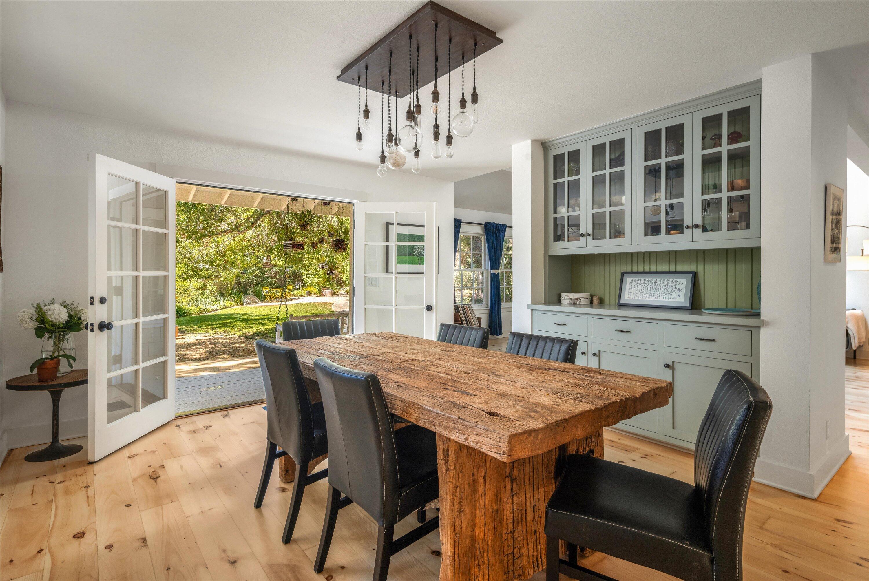 404 Los Robles Lane