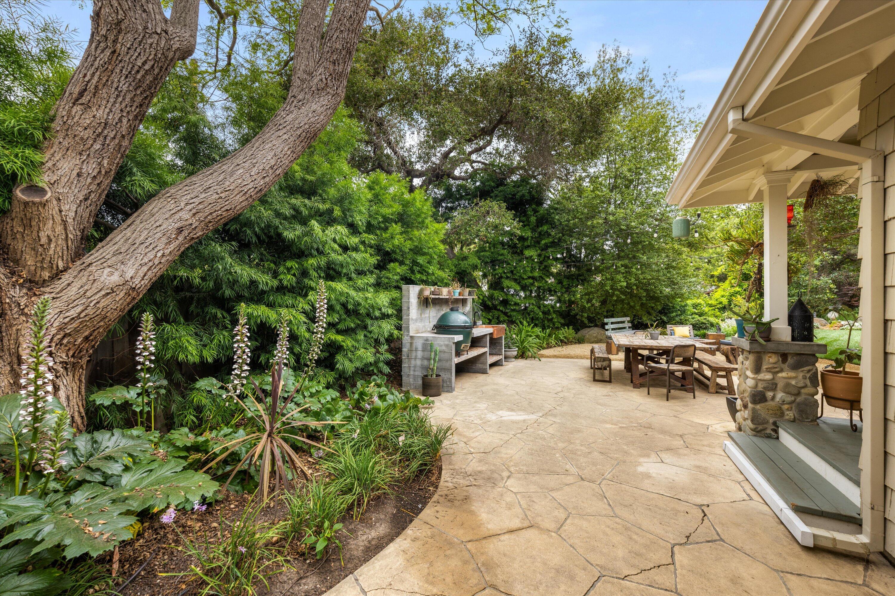 404 Los Robles Lane