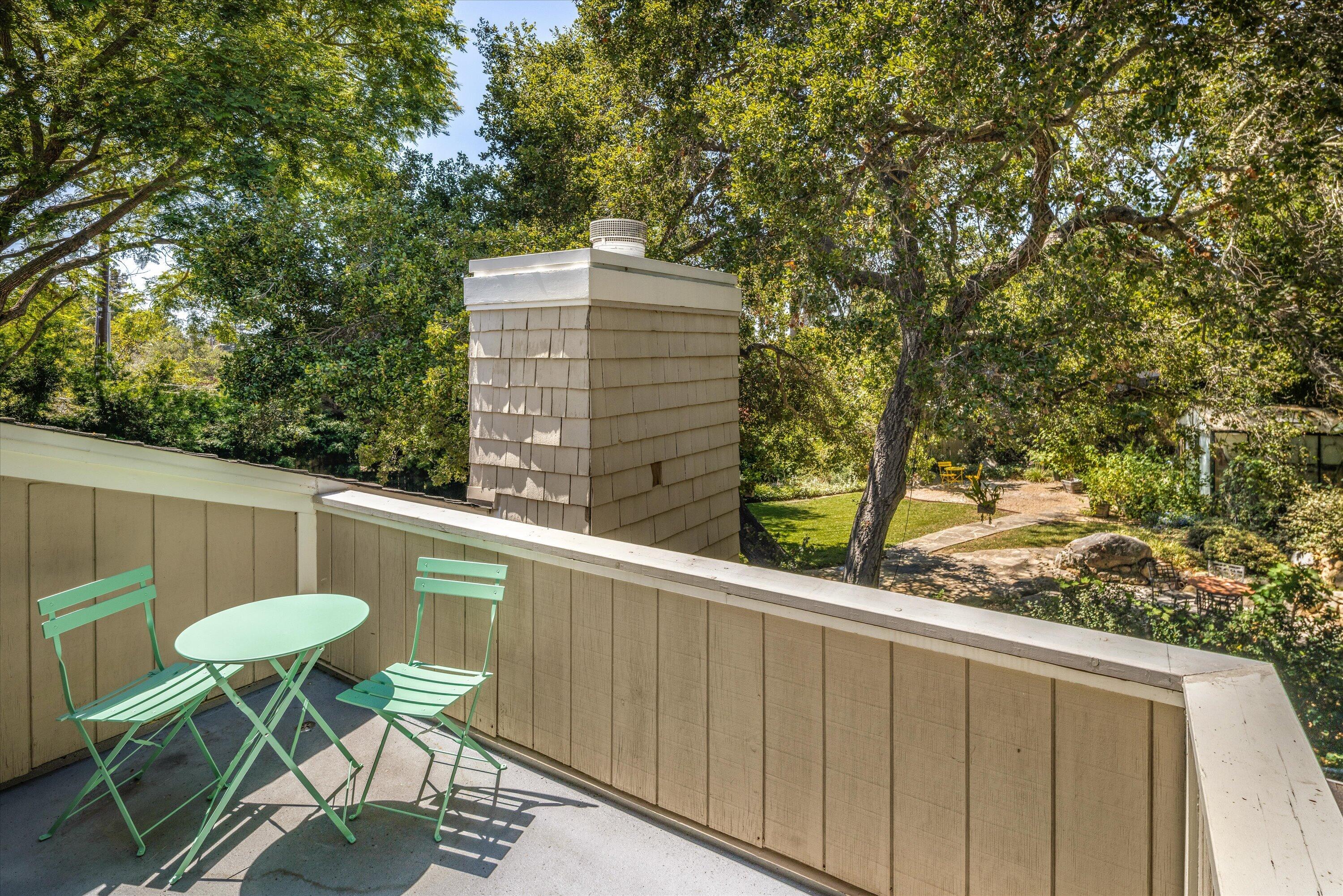 404 Los Robles Lane