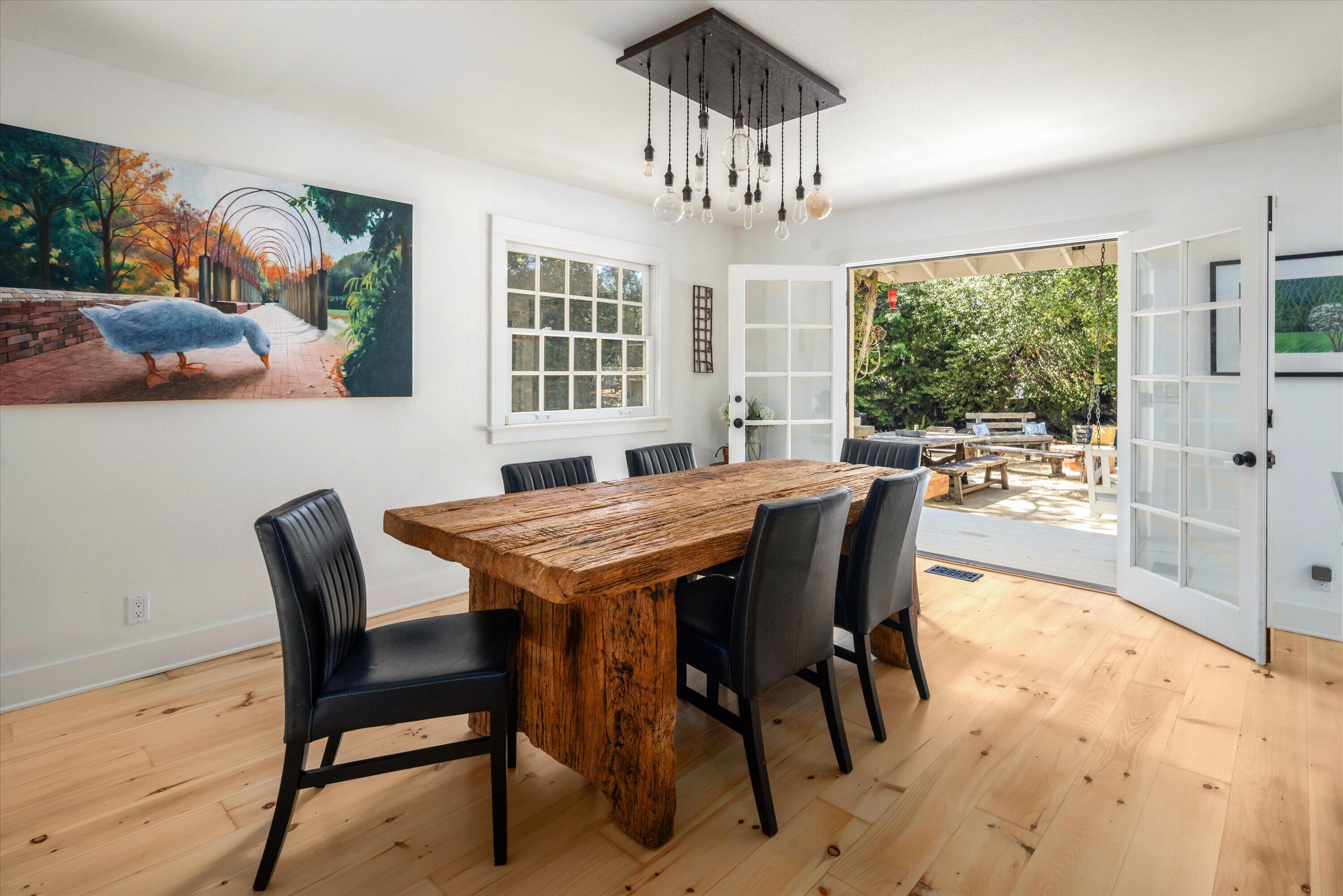404 Los Robles Lane