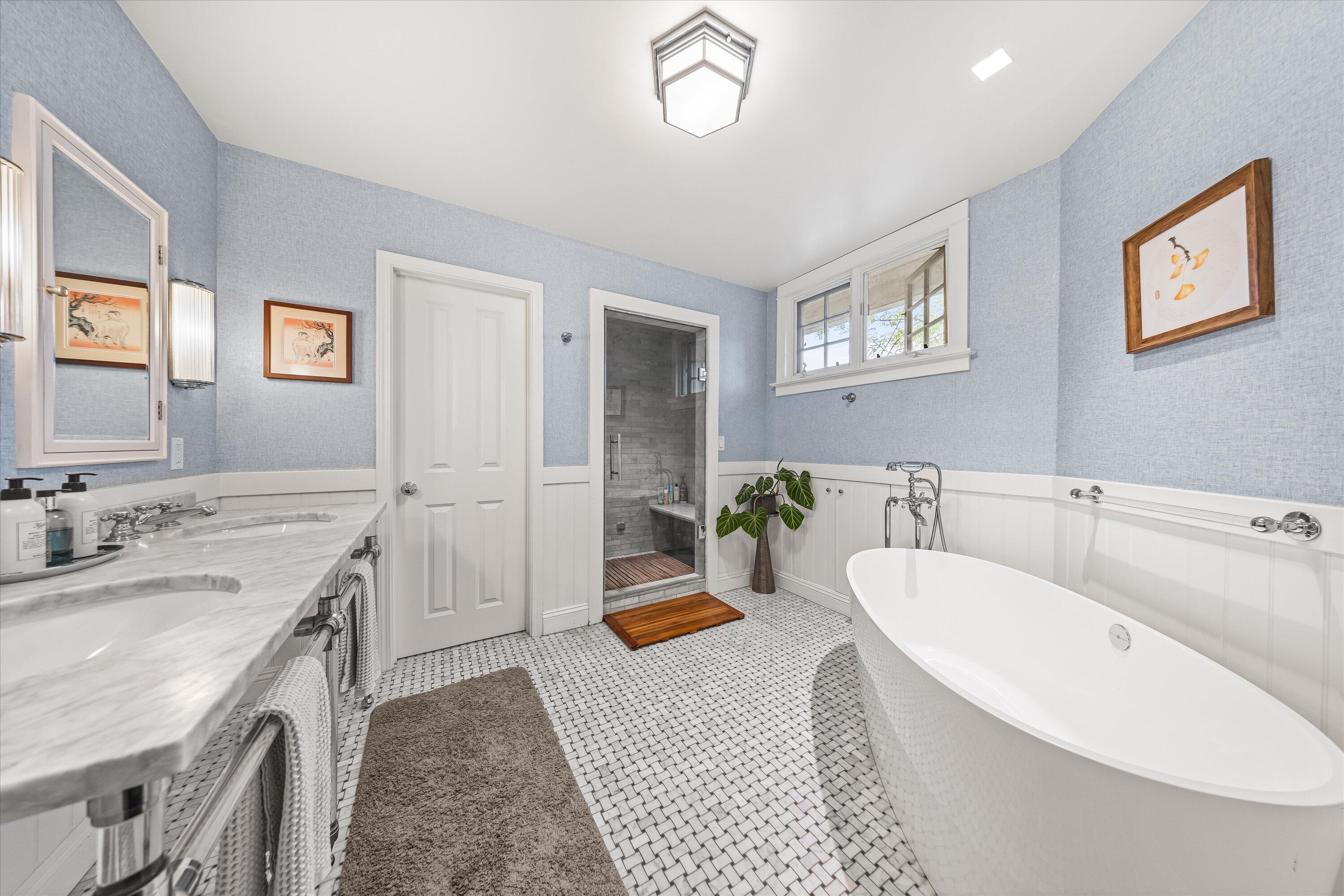 404 Los Robles Lane
