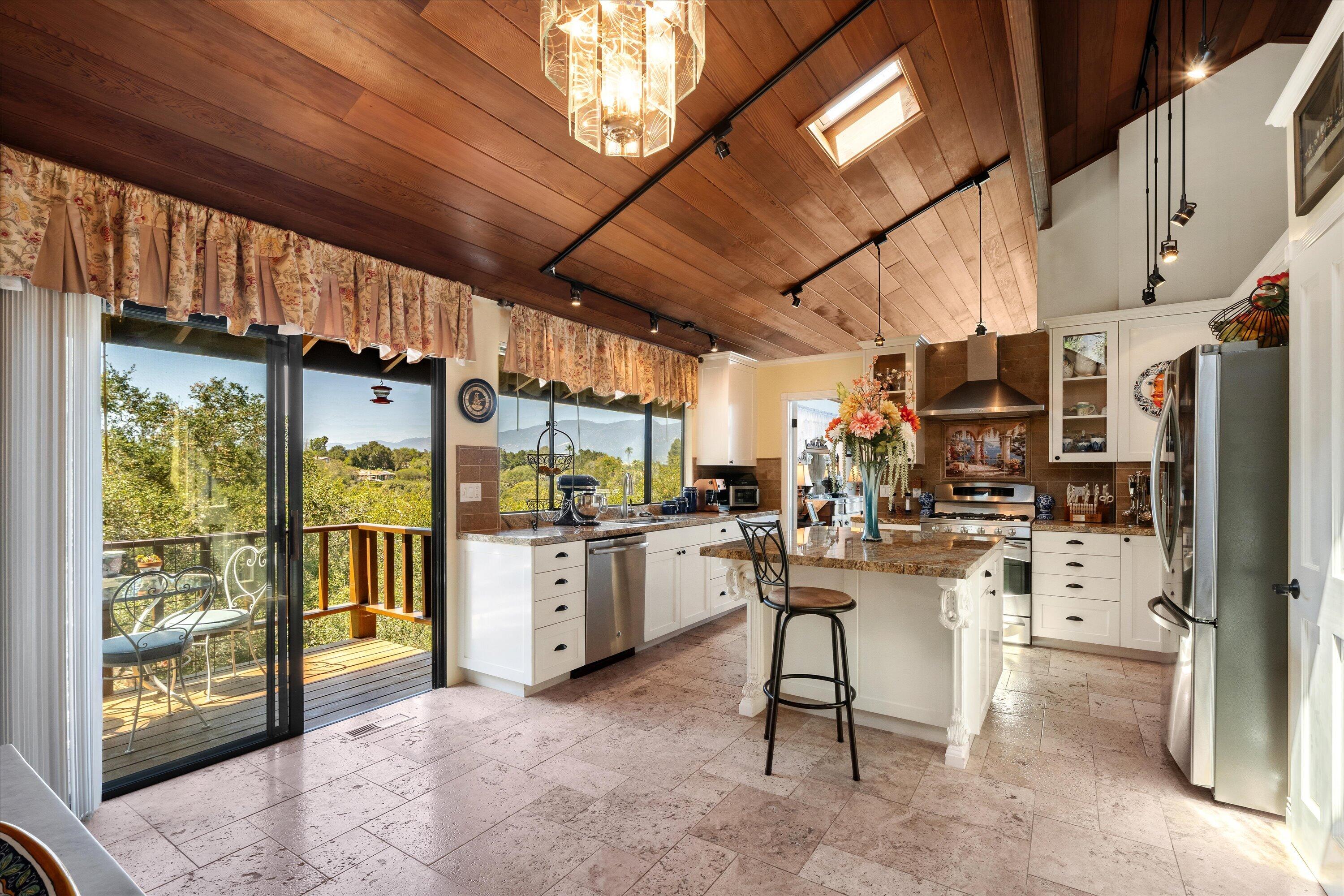 1401 La Cima Road