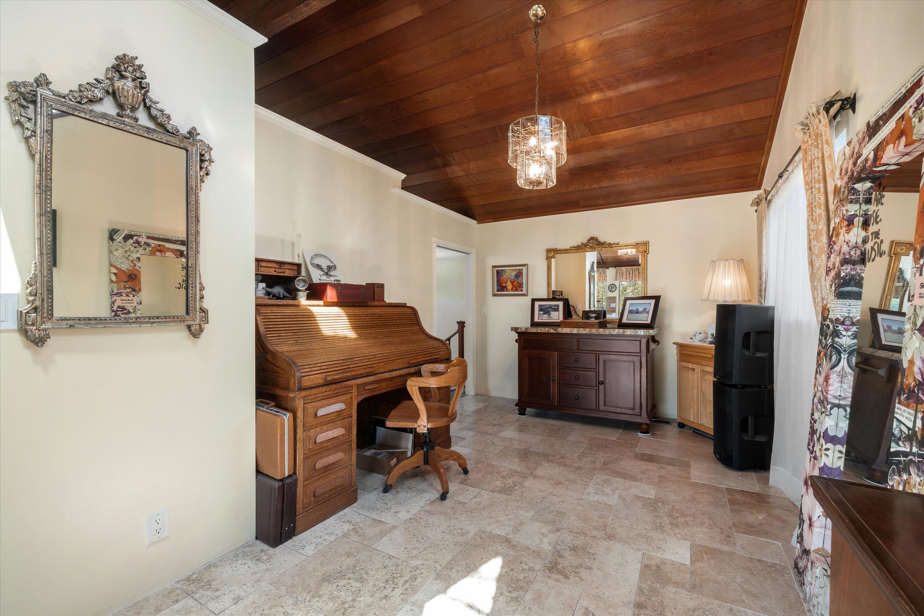 1401 La Cima Road