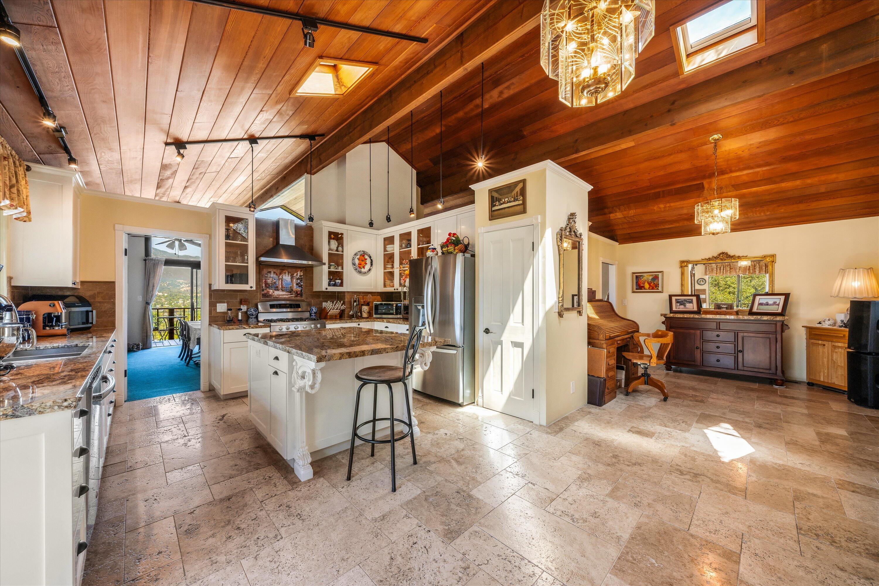 1401 La Cima Road