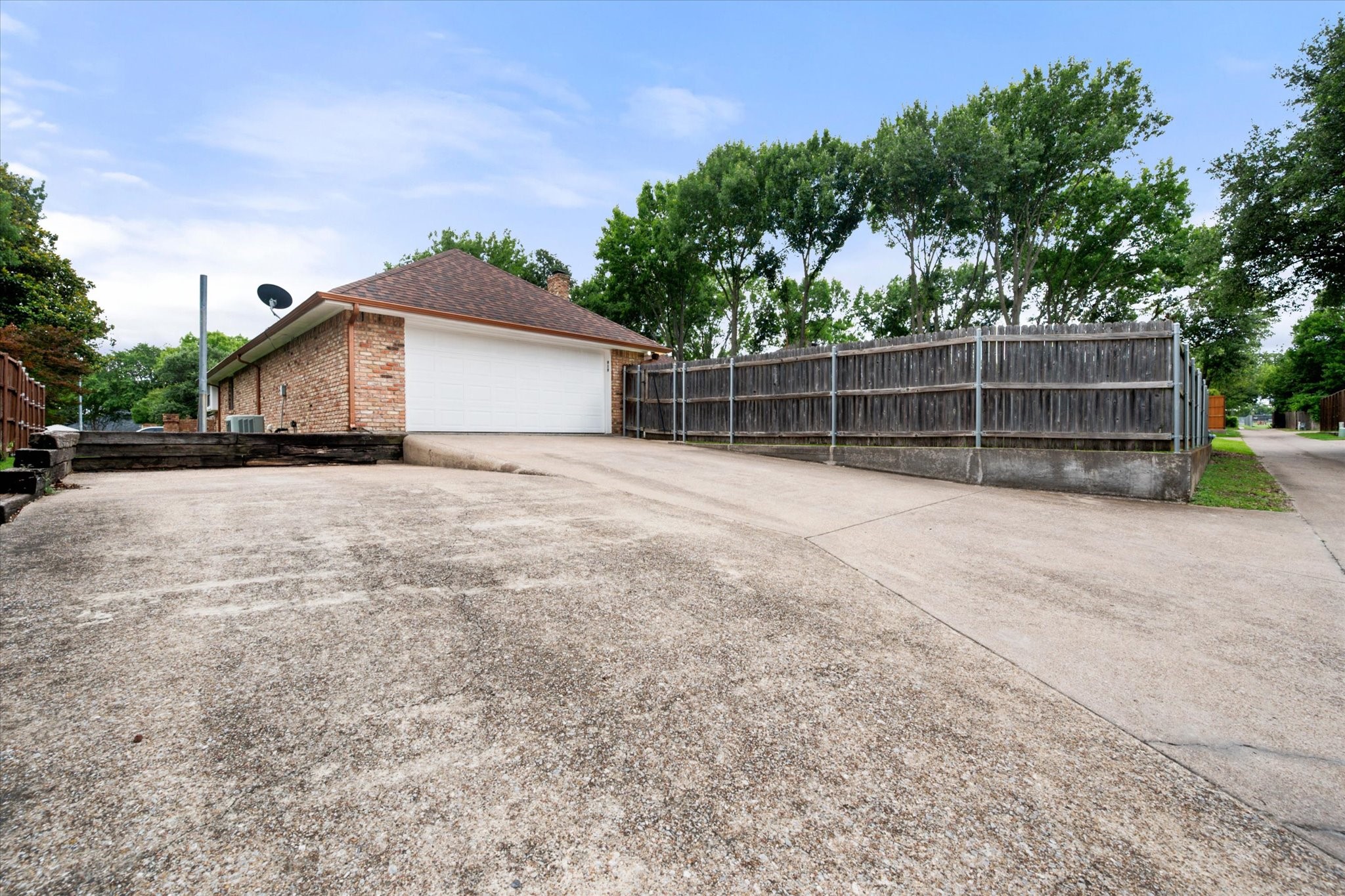 919 Huntington Drive