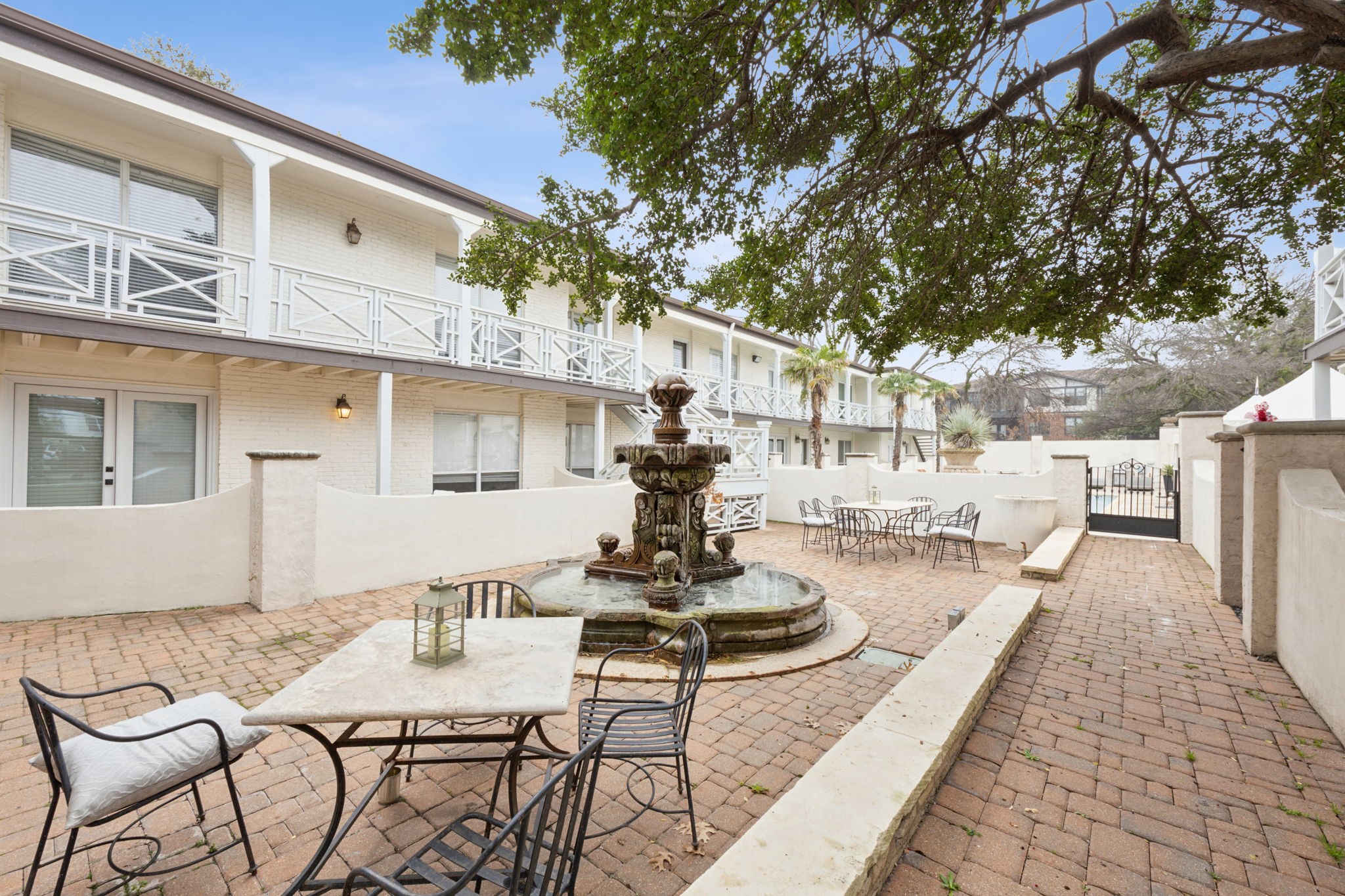 5931 E University Boulevard 123