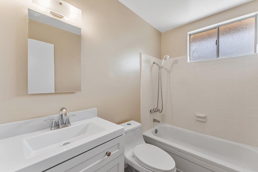 9 Carita CT