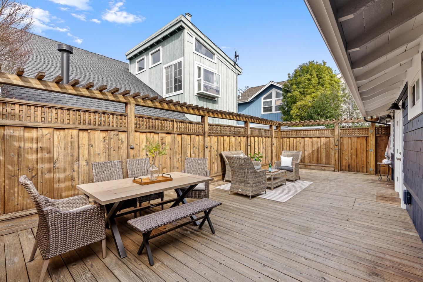 330 6th AVE
