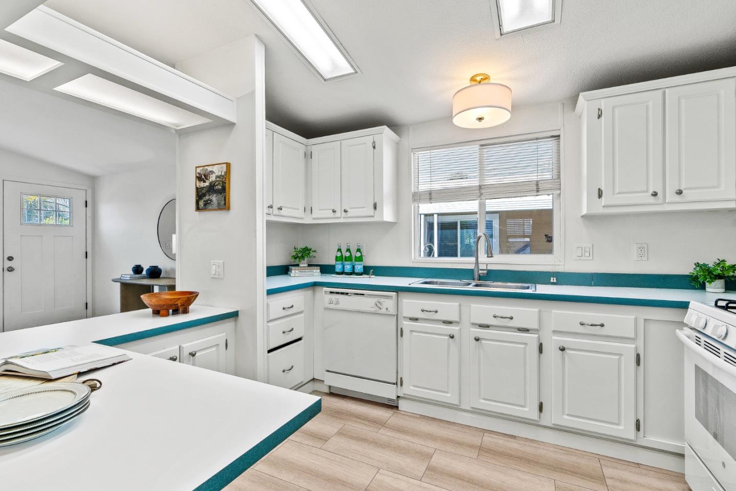 1040 38th AVE 52