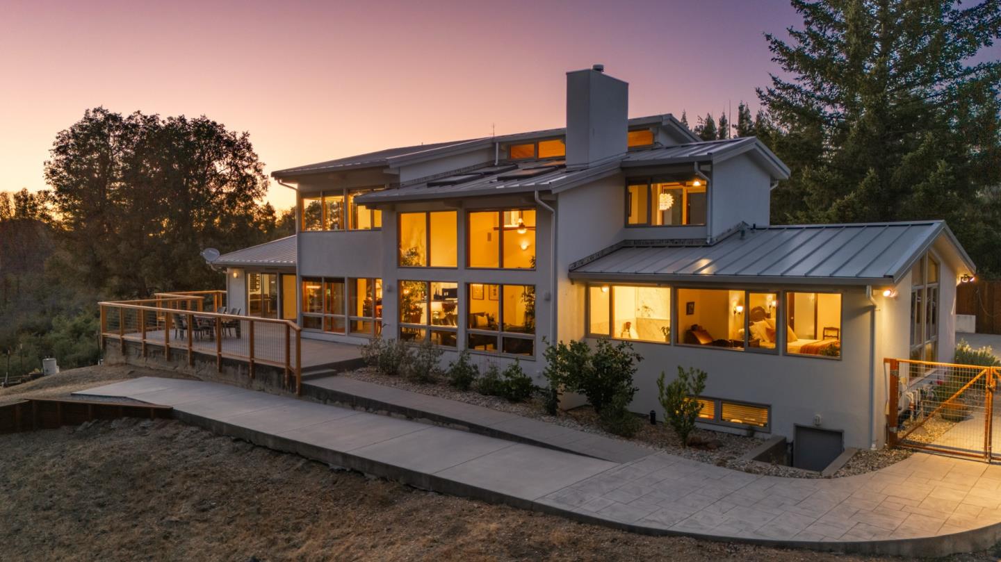 340 Twilight Lane