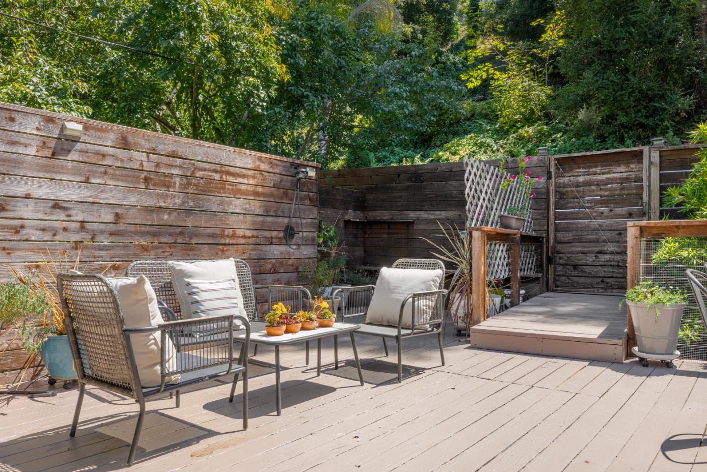 321 Valencia Road