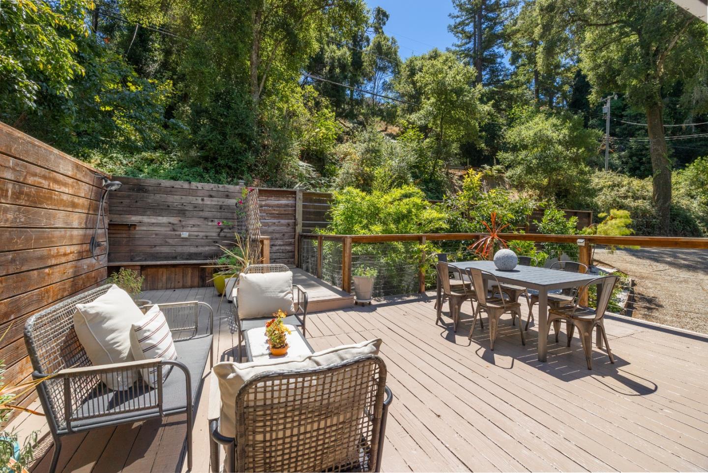 321 Valencia Road