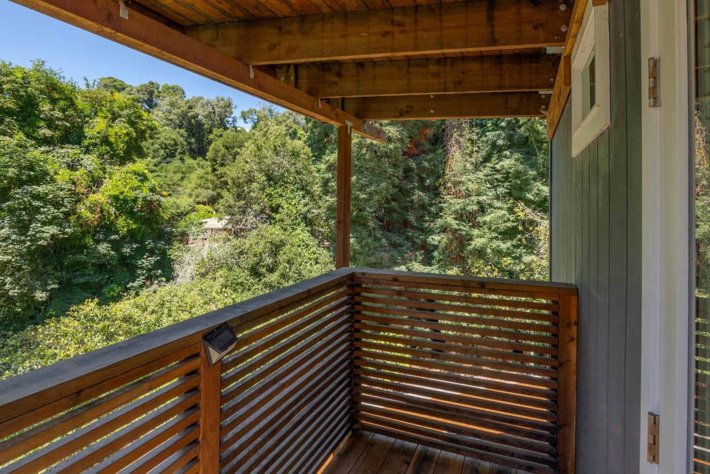 321 Valencia Road