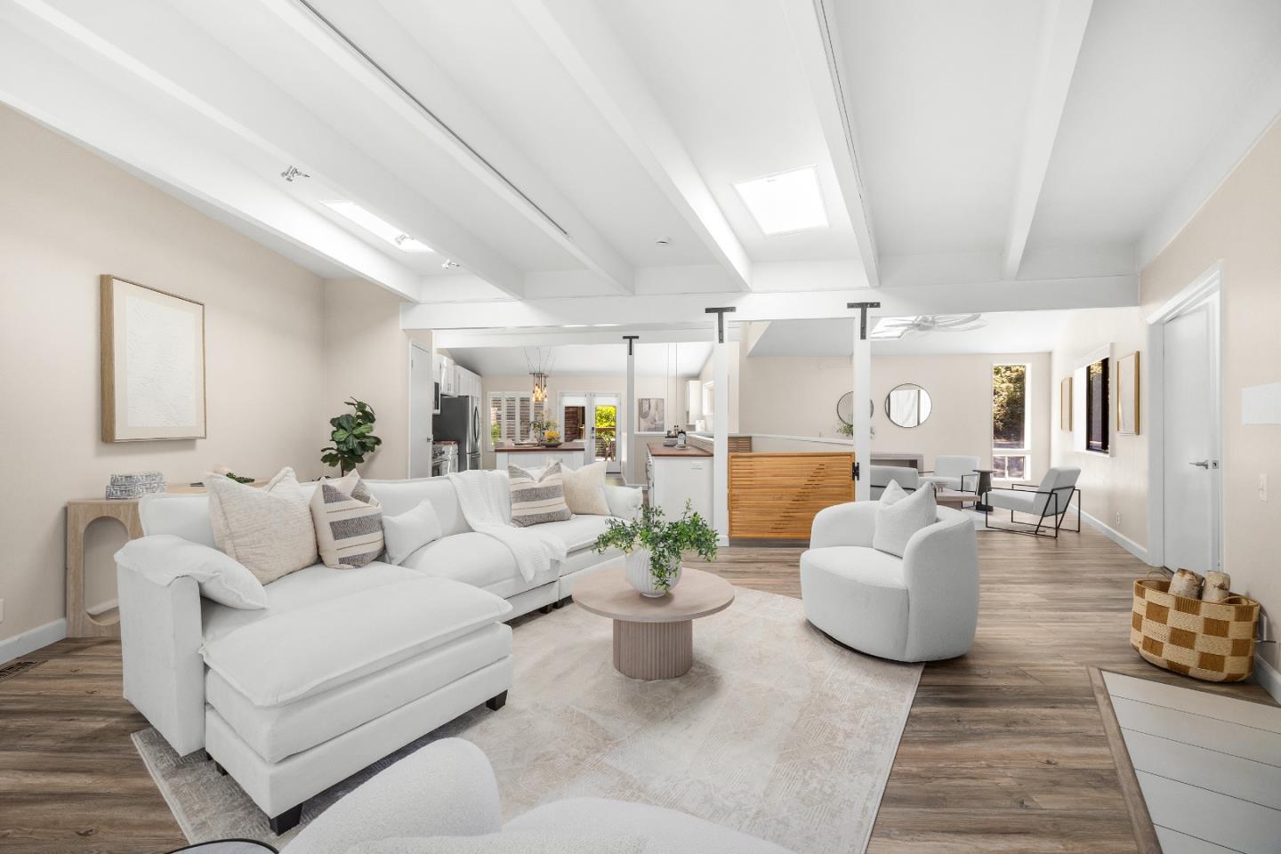 321 Valencia Road