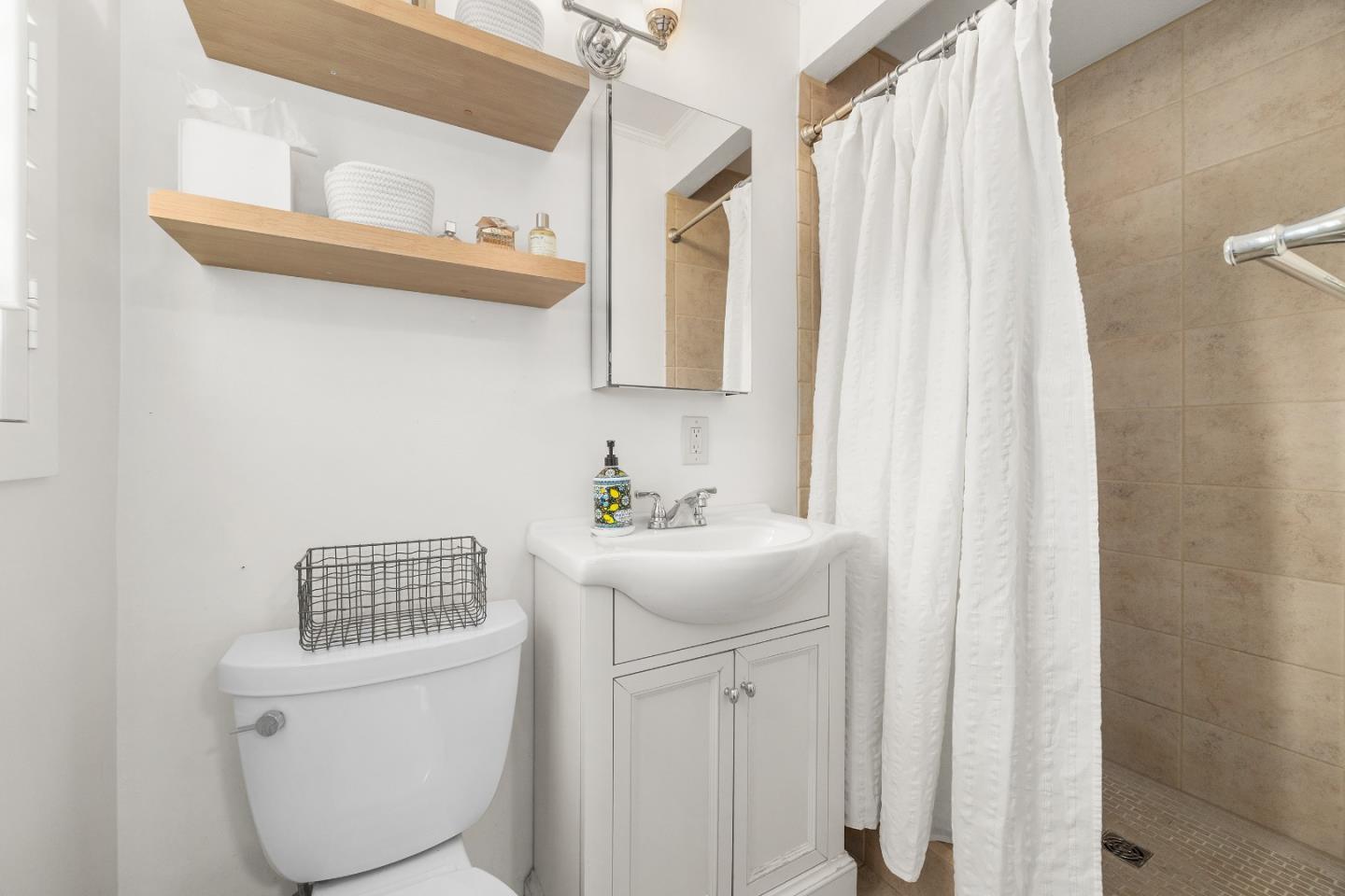 1655 Ord Grove Avenue