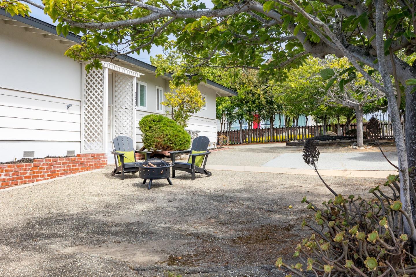 1655 Ord Grove Avenue