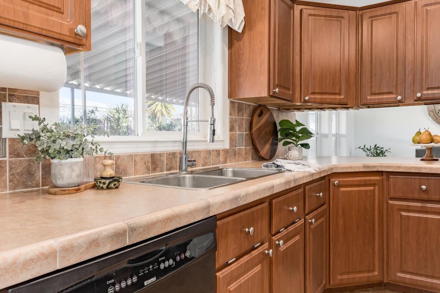 165 Anita Avenue Unit: 165