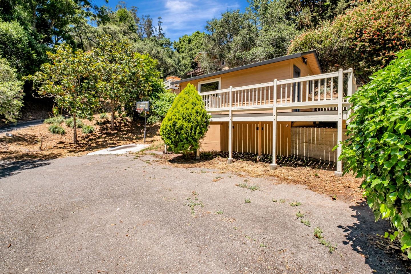 4858 Freedom Boulevard