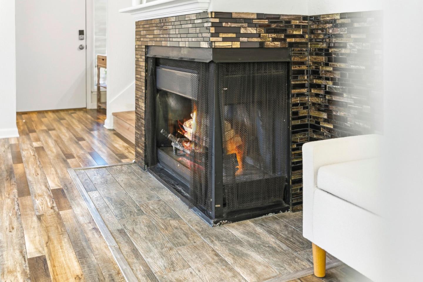 1200 Capitola Road 7