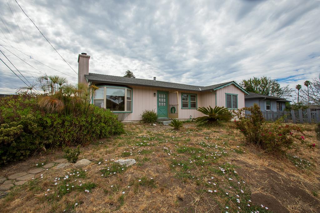1320 El Dorado AVE