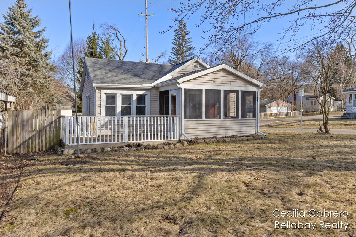 617 Wright Street NE