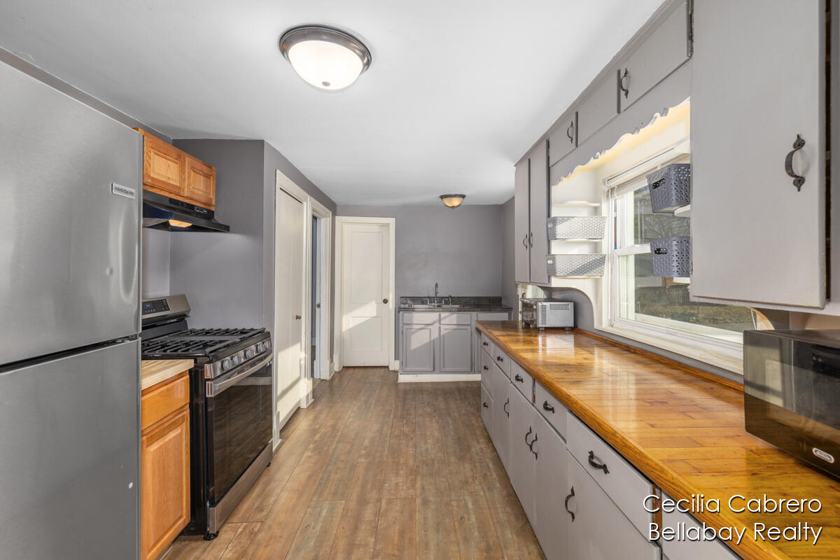 617 Wright Street NE