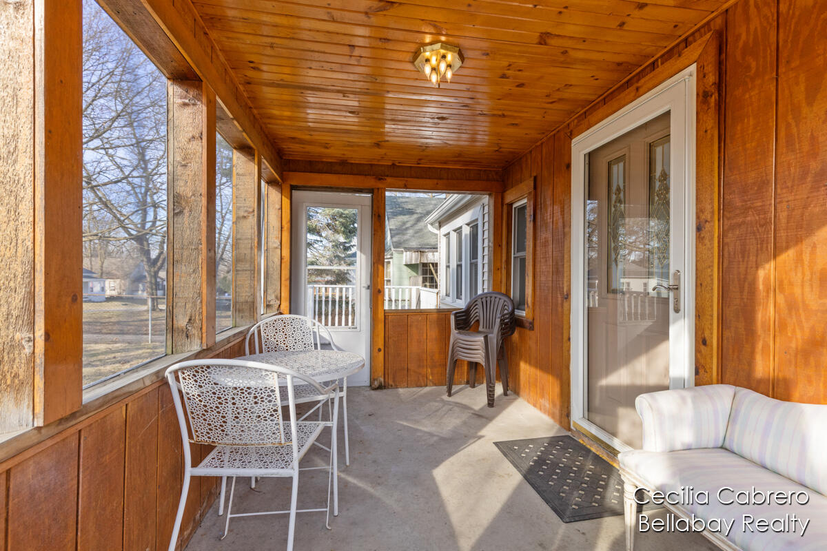 617 Wright Street NE