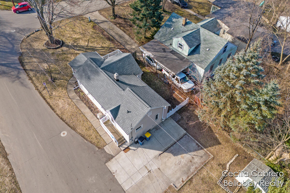 617 Wright Street NE